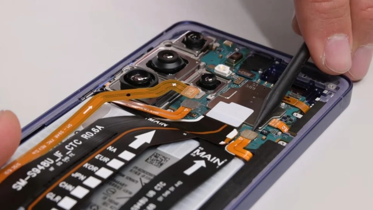 iFixit Nilai Samsung Galaxy S26 Ultra Sulit Diperbaiki, Layar Jadi PR Besar Karena Ini