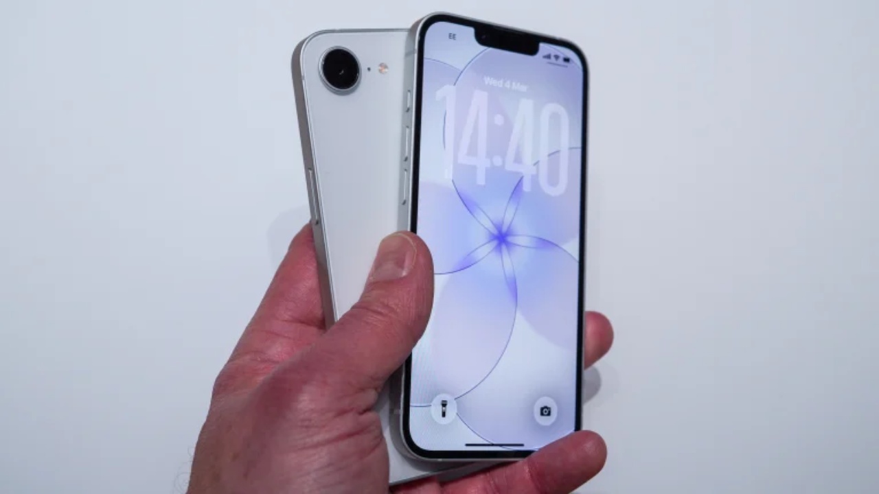 iPhone 17e Lampaui Ekspektasi di Kelasnya, iPhone 17 Jadi Tidak Menarik Lagi?