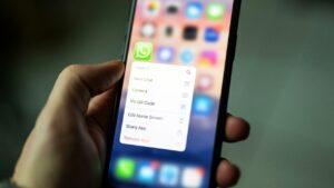 Fitur Baru WhatsApp: Kini Bisa Pakai Dua Akun di iPhone, Transfer Lintas Platform, dan Fitur AI Baru