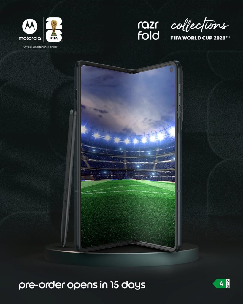 Motorola Razr Fold edisi FIFA World Cup 2026 akan mulai tersedia di pasar Eropa dan Inggris pada tanggal 11 April mendatang. Foto: X/@motorolaUK